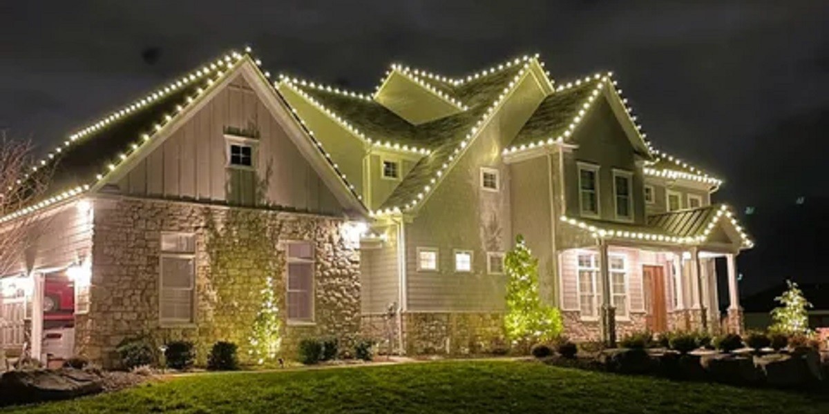 How to Stay Safe While Installing Holiday Lights at Home