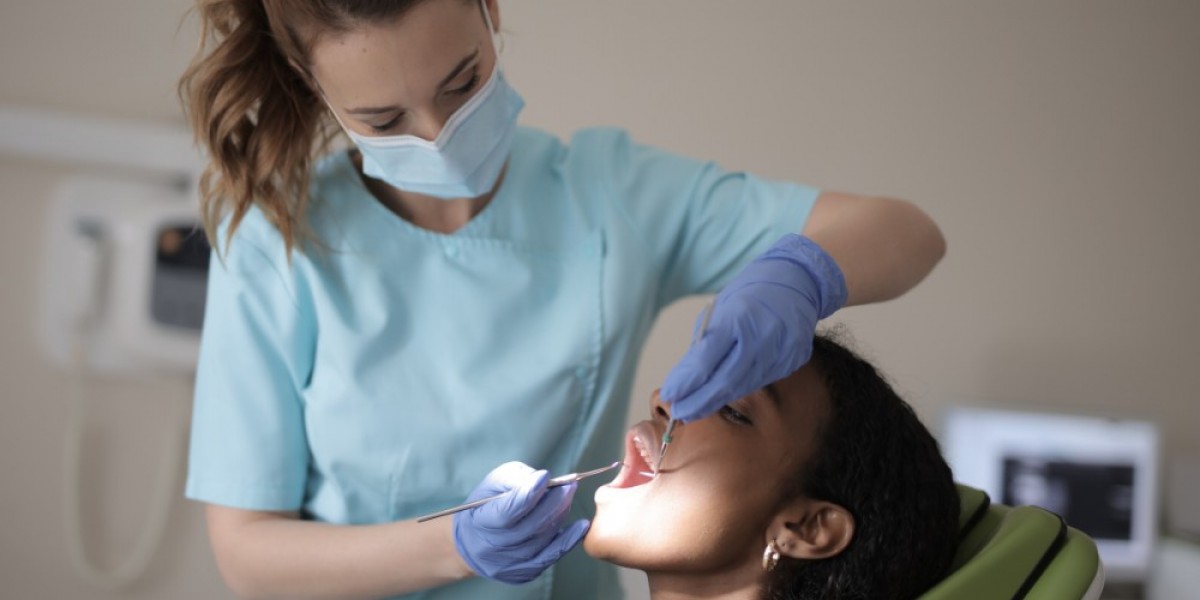 A Complete Guide to Dental Extractions: Procedure, Types, Benefits, and Aftercare