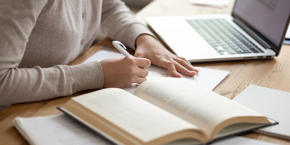 Why Every Startup Needs a Professional Business Plan Writing Service