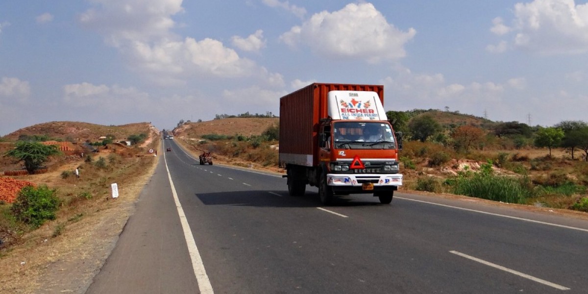 سطحة مكة: خدمات النقل والإنقاذ السريع في مكة المكرمة